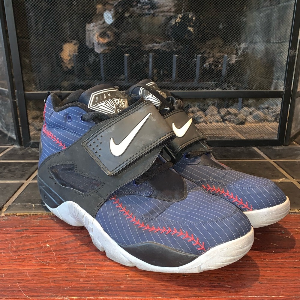 Nike Air Diamond Turf “Baseball Stitching”